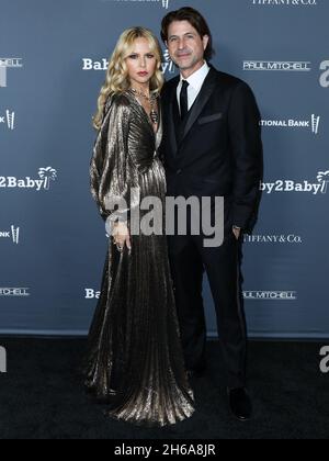 WEST HOLLYWOOD, LOS ANGELES, CALIFORNIA, USA - NOVEMBRE 13: Il fashion designer Rachel Zoe e il marito Rodger Berman arrivano al Baby2Baby 10-Year Gala 2021 che si tiene presso il Pacific Design Center il 13 Novembre 2021 a West Hollywood, Los Angeles, California, Stati Uniti. (Foto di Xavier Collin/Image Press Agency/Sipa USA) Foto Stock