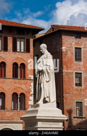 Francesco Burlamacchi, capo della vecchia repubblica di Lucca contro Firenze medicea in età rinascimentale. Monumento eretto nel 1863 nella città storica di ce Foto Stock