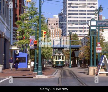 Trolley car su Main Street, Memphis, Tennessee, Stati Uniti d'America Foto Stock