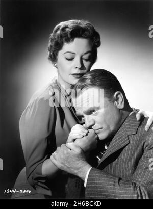 JANE GREER come Hazel Bennett Chaney e JAMES CAGNEY come Lon Chaney in MAN OF A THOUSAND FACES 1957 regista Joseph PEVNEY storia Ralph Wheelwright musica Frank Skinner costume design Bill Thomas make up artisti Jack Kevan e Bud Westmore Universal International Pictures (UI) Foto Stock