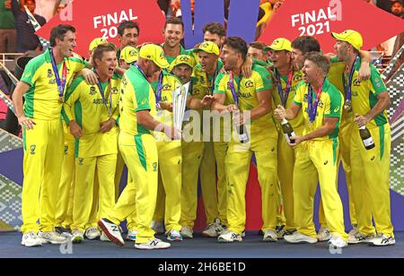 Dubai, UAE, 14, Nov 2021: ICC T20 Finals: New Zealand vs Australia: L'Australia ha vinto la Coppa del mondo T20 da 8 Wickets - durante le finali dello Stadio Internazionale di Dubai Domenica. Photo Credit : Seshadri SUKUMAR Foto Stock