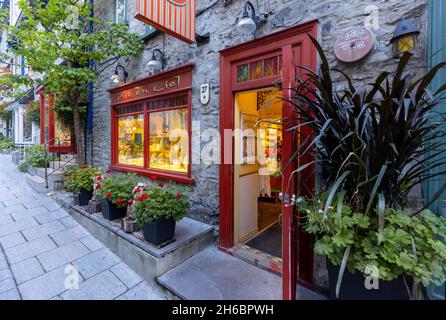 Quebec City, Quebec, Canada, 20 settembre, 2021: Old Quebec City attrazioni turistiche di Quartier Petit Champlain, quartiere dello shopping e la vecchia architettura francese Foto Stock