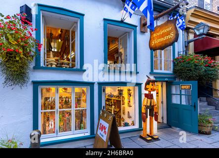 Quebec City, Quebec, Canada, 20 settembre, 2021: Old Quebec City attrazioni turistiche di Quartier Petit Champlain, quartiere dello shopping e la vecchia architettura francese Foto Stock