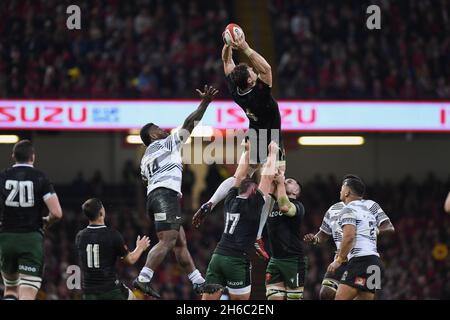 Cardiff, Regno Unito. 13 Nov 2021. Will Rowlands del Galles, rivendica la palla di linea a Cardiff, Regno Unito il 11/13/2021. (Foto di Mike Jones/News Images/Sipa USA) Credit: Sipa USA/Alamy Live News Foto Stock