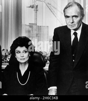 Ben Gazzara, Audrey Hepburn, on-set del film, 'Bloodline', Paramount Pictures, 1979 Foto Stock