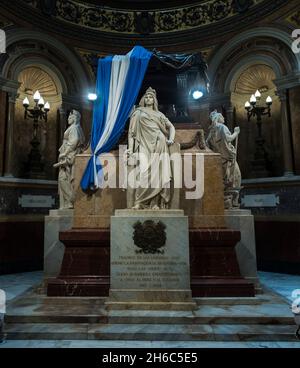 Tomba dell'eroe della Liberazione Jose de San Martin nella Cattedrale Metropolitana, Plaza de Mayo, Buenos Aires, Argentina Foto Stock