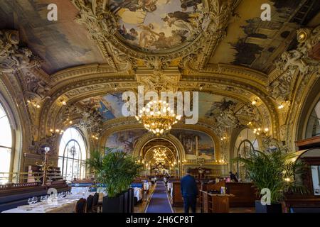 Francia. Parigi (75) (12° distretto). Stazione di Lione. Il ristorante 'le Train bleu', in stile neo-barocco e Belle Epoque del '900, costruito dalla A. Foto Stock