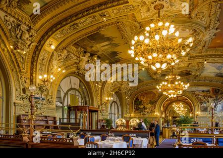 Francia. Parigi (75) (12° distretto). Stazione di Lione. Il ristorante 'le Train bleu', in stile neo-barocco e Belle Epoque del '900, costruito dalla A. Foto Stock
