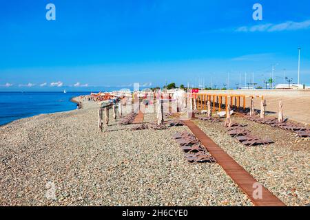 Imeretinsky Beach a Sochi resort città in Krasnodar Krai, Russia Foto Stock