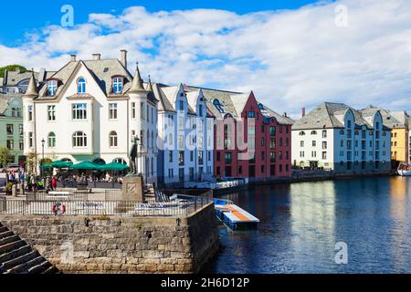 Alesund centro citta'. Alesund è una città e municipalità in More og Romsdal county, Norvegia Foto Stock