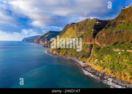 Vista aerea della costa panoramica di Madeira, Portogallo Foto Stock