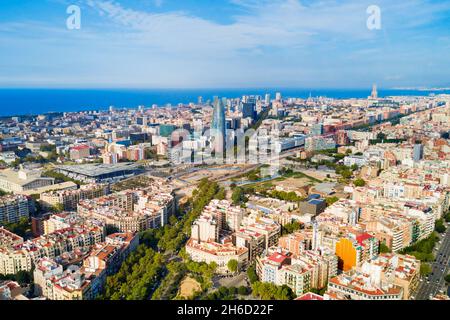 Antenna di Barcellona vista panoramica. Barcellona è la capitale e la più grande città della Catalogna in Spagna. Foto Stock