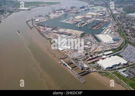 Il Porto di Tilbury, Londra, 2018. I moli aprirono nel 1886 ed entrarono a far parte della Port of London Authority nel 1909. È il porto principale nel Regno Unito per la gestione dell'importazione di carta. Foto Stock