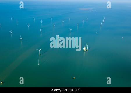 Costruzione di una nuova turbina eolica presso Kentish Flats Offshore Wind Farm, 2015. Foto Stock