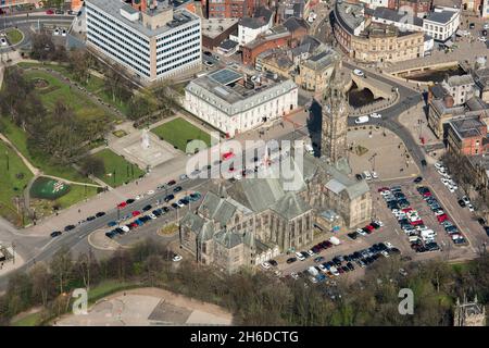 Municipio di Rochdale e Cenotaph, Rochdale, 2019. Foto Stock