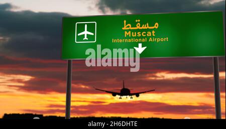 Atterraggio della silhouette dell'aeroplano a Muscat, Oman. Arrivo in città con cartello con la direzione dell'aeroporto e tramonto sullo sfondo. Viaggio e trasporto 3 Foto Stock