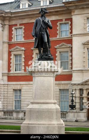 Statua del capitano James Cook a Londra, Regno Unito. Foto Stock