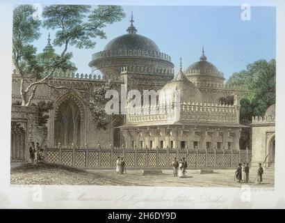 Mausoleo colorato della macchina di Nizam-Ud-Deen Oulea [Nizamuddin Dargah è il dargah (mausoleo) del sufi san Khwaja Nizamuddin Auliya (1238–1325 CE). Situato nella zona occidentale di Nizamuddin di Delhi, il dargah è visitato da migliaia di pellegrini ogni settimana. Il sito è anche noto per le sue sessioni di musica devozionale qawwali serali]. Dal libro ' The Oriental Annual, OR, Scenes in India ' del Rev. Hobart Caunter pubblicato da Edward Bull, Londra 1838 incisioni da disegni di William Daniell Foto Stock