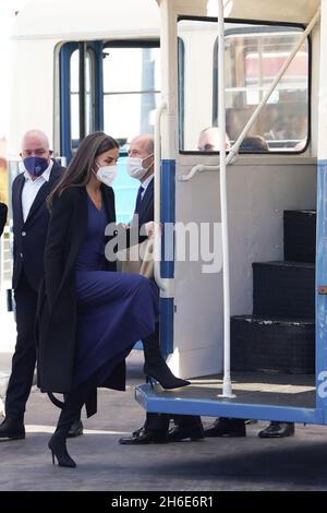 Madrid, Spagna. 15 Nov 2021. La Regina Letizia di Spagna ha visto durante la cerimonia di inaugurazione della commemorazione del 75° anniversario della creazione dell'Empresa Municipal de Transportes de Madrid (EMT Madrid). Credit: SOPA Images Limited/Alamy Live News Foto Stock