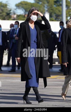 Madrid, Spagna. 15 Nov 2021. La Regina Letizia di Spagna ha visto durante la cerimonia di inaugurazione della commemorazione del 75° anniversario della creazione dell'Empresa Municipal de Transportes de Madrid (EMT Madrid). Credit: SOPA Images Limited/Alamy Live News Foto Stock