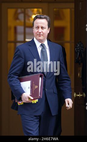 PM David Cameron lascia Downing Street per ascoltare il bilancio nei comuni. Foto Stock