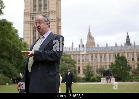 Il deputato liberale democratico John Hemming ha illustrato a Westminster questa sera dopo aver denominato Ryan Giggs, come calciatore al centro di una fila di privacy super-ingiunzione, nella Camera dei Comuni all'inizio di questo pomeriggio. Foto Stock