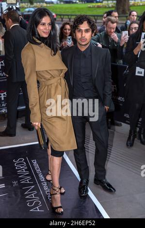 Kunal Nayyar e la moglie Neha Kapur partecipano al 2016 British Asian Awards al Grosvenor House Hotel di Londra Foto Stock