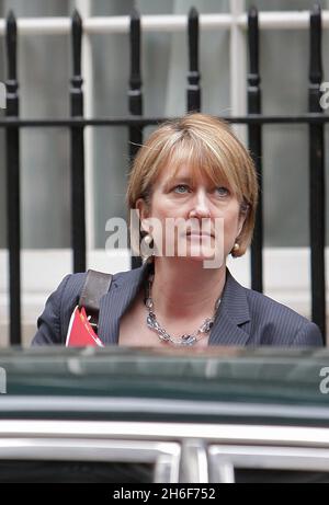 Il Segretario di Stato Jacqui Smith partecipa a Downing Street per l'odierna riunione del Gabinetto, nel centro di Londra. Foto Stock