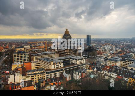 Bruxelles, Belgio paesaggio urbano al Palais de Justice durante il tramonto. Foto Stock