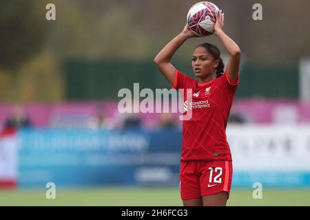 DURHAM CITY, GBR. 14 NOVEMBRE Taylor Hinds di Liverpool durante la partita del campionato delle donne fa tra il Durham Women FC e Liverpool al Maiden Castle di Durham City domenica 14 novembre 2021. (Credit: Mark Fletcher | MI News) Credit: MI News & Sport /Alamy Live News Foto Stock