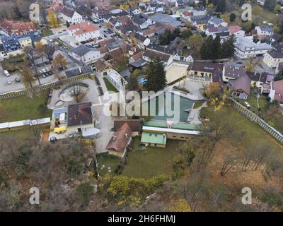 Vista aerea della storica area termale di Bad Fischau Foto Stock