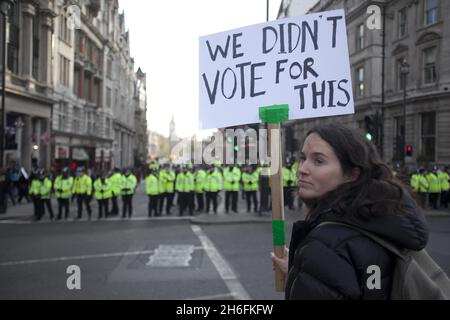 Le tasse di insegnamento degli studenti protestano nel centro di Londra. Foto Stock