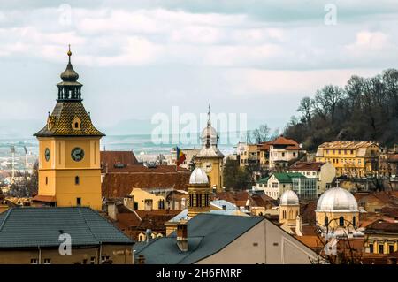Vista dall'alto sulla città vecchia di Brasov in Transilvania, Romania. Foto Stock