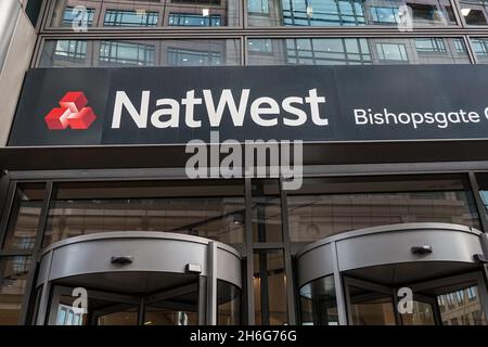 NatWest Bank filiale a Bishopsgate, Londra Inghilterra Regno Unito Foto Stock