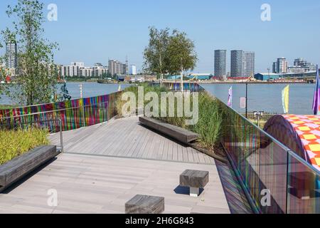 La strada sopraelevata Tide a Greenwich Peninsula, Londra Inghilterra Regno Unito Foto Stock