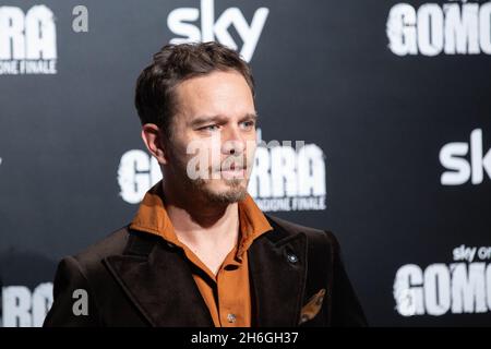 Roma, Italia. 15 Nov 2021. Arturo Muselli partecipa alla fotocall al Brancaccio Theatre di Roma della serie originale "Gomorra - la Serie" (Photo by Matteo Nardone/Pacific Press) Credit: Pacific Press Media Production Corp./Alamy Live News Foto Stock