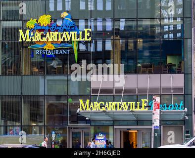 Sede del nuovo avamposto della catena Margaritaville di Jimmy Buffett a Times Square a New York, visto mercoledì 10 novembre 2021. La catena ha 32 ristoranti in otto paesi. (© Richard B. Levine) Foto Stock