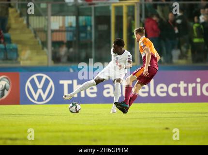 Bukayo Saka d'Inghilterra durante la Coppa del mondo FIFA 2022, Qualifiers Group i partita di calcio tra San Marino e Inghilterra il 15 novembre 2021 allo Stadio Olimpico de Serravalle di Serravalle, San Marino - Foto: Nderim Kaceli/DPPI/LiveMedia Foto Stock