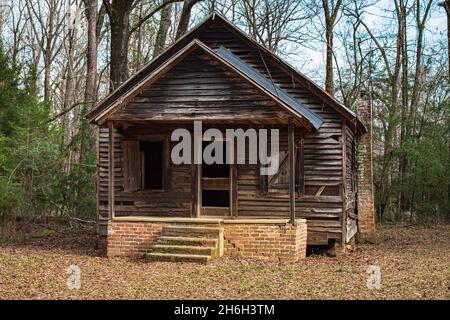 Orrville, Alabama, Stati Uniti d'America - 26 gennaio 2021: Scuola afroamericana di una stanza al parco archeologico di Old Cahalba. Foto Stock