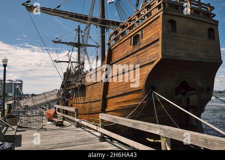 NAO Santa Maria è una riproduzione del XV secolo della nave di Cristoforo Colombo. E 'visto qui ancorato a Ocean City, MD durante l'estate del 2021. Foto Stock