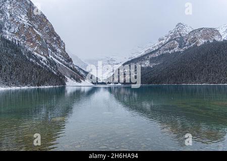 lago louise nel Parco Nazionale del Canada Banff in inverno Foto Stock