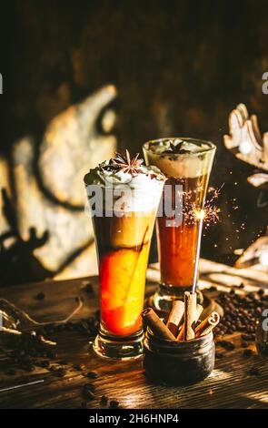 Latte di zucca. Atmosfera festosa Foto Stock