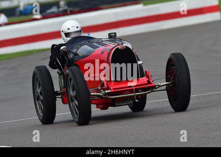 Tim Dutton, Bugatti Type 51, Earl Howe Trophy, due posti Grand Prix e vetture Voiturette che gareggiavano prima del 1932, Goodwood 78° Members Meeting, Goo Foto Stock