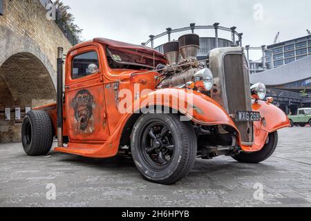 Vintage Chevrolet Hot Rod, Coal Drops Yard, London Classic Car Boot sale, King's Cross, Londra, Regno Unito Foto Stock