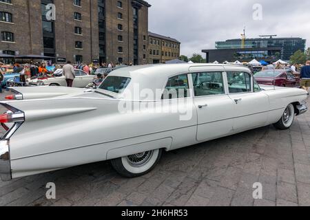 Vintage American car, London Classic Car Boot sale, King's Cross, Londra, Regno Unito Foto Stock