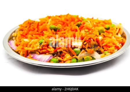 Un'immagine della ricetta di Veg biryani con focus selettivo Foto Stock