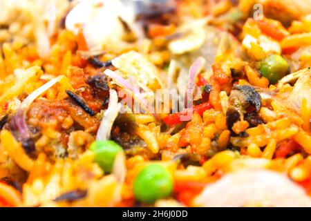 Un'immagine della ricetta di Veg biryani con focus selettivo Foto Stock