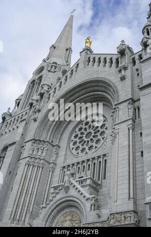 Dettagli architettonici della Basilica di Sainte-Anne-de-Beaupre in Quebec, Canada Foto Stock