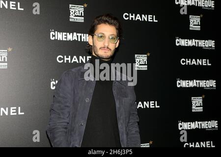 Parigi, Francia, il 15 novembre 2021, anteprima del film di Nicole Garcia Amants, Pierre Niney, Francois Loock/Alamy Foto Stock