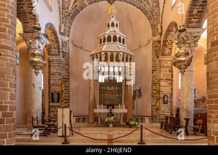 Innenraum der Sankt-Tryphon-Kathedrale in Kotor, Montenegro, Europa | Cattedrale di San Tryphon interiore, Kotor, Montenegro, Europa Foto Stock